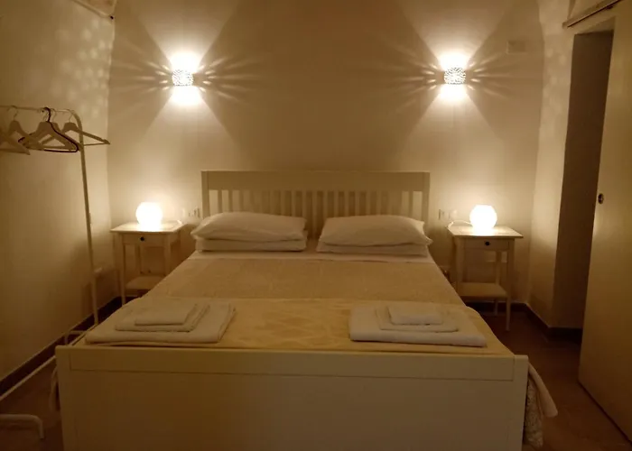 Studio Flat In White City