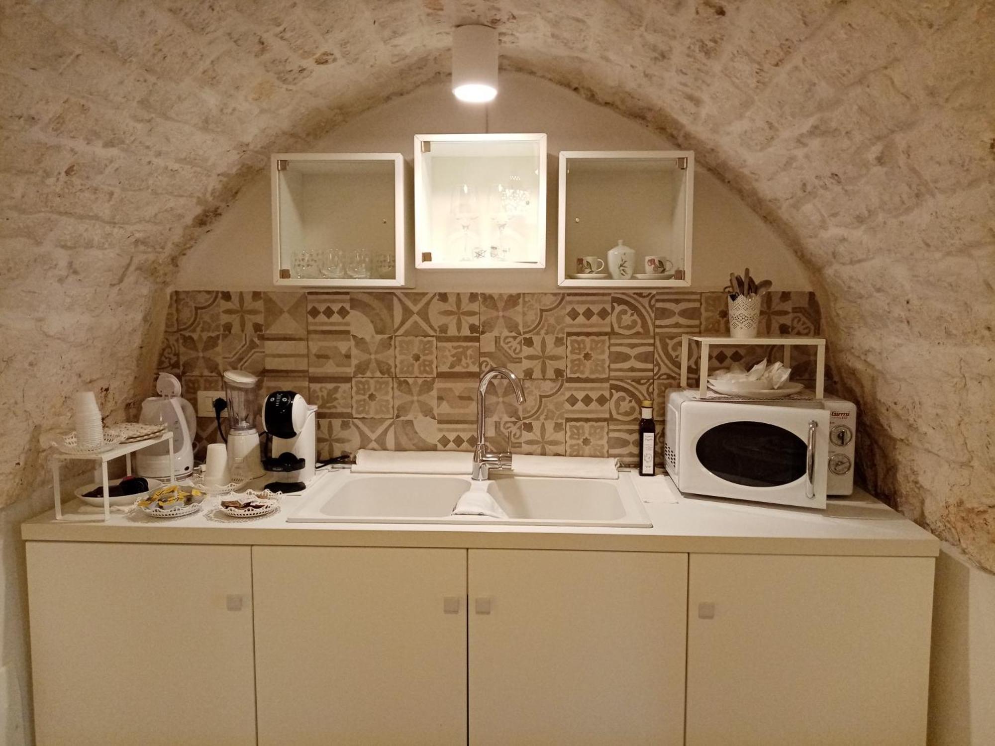 Flat In White